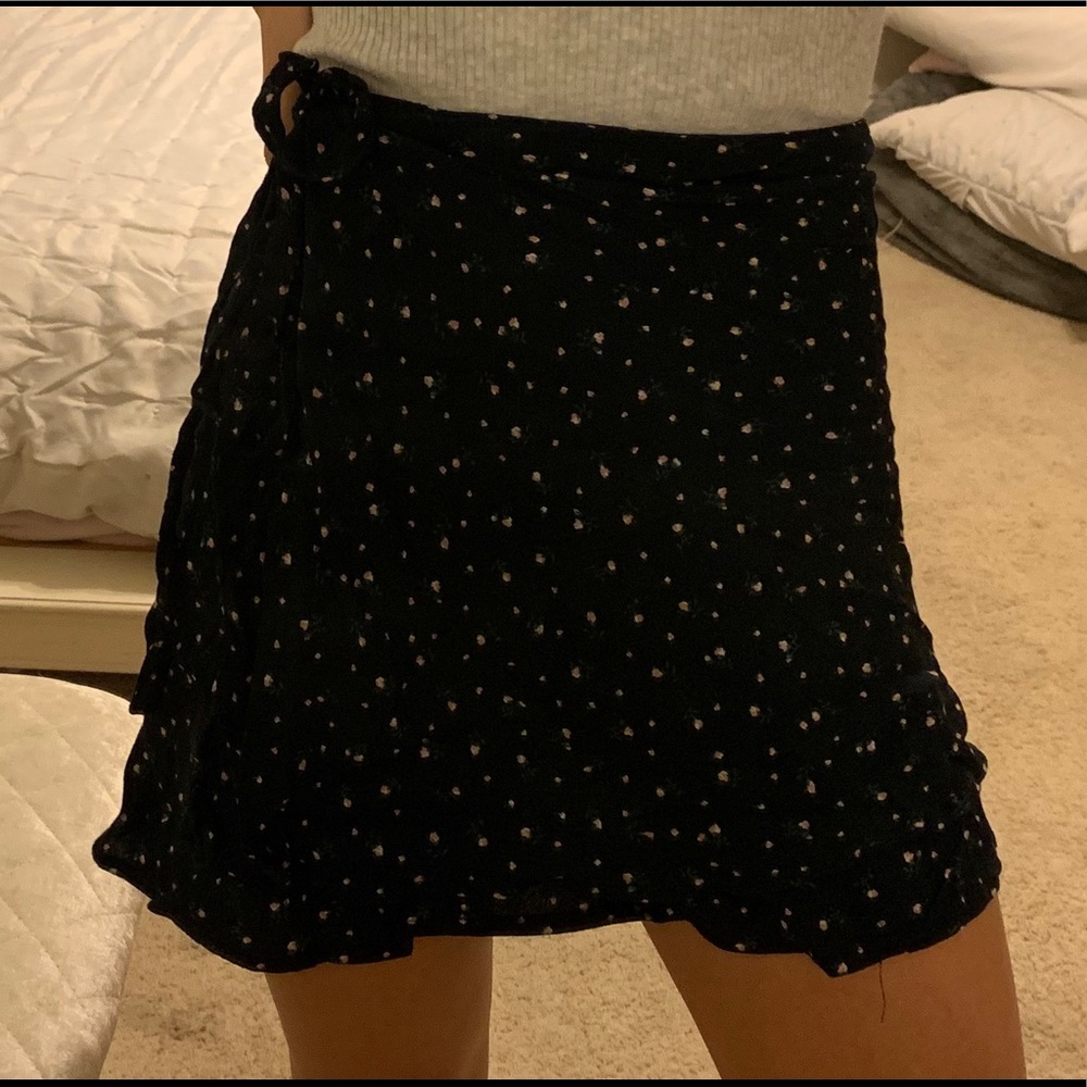 NEVER WORN Brandy Melville wrap skirt